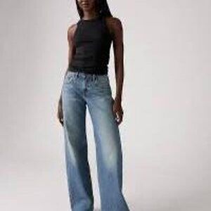 Levi’s Low Loose in medium wash jeans . Size 29 NWT (Sold at Free People)